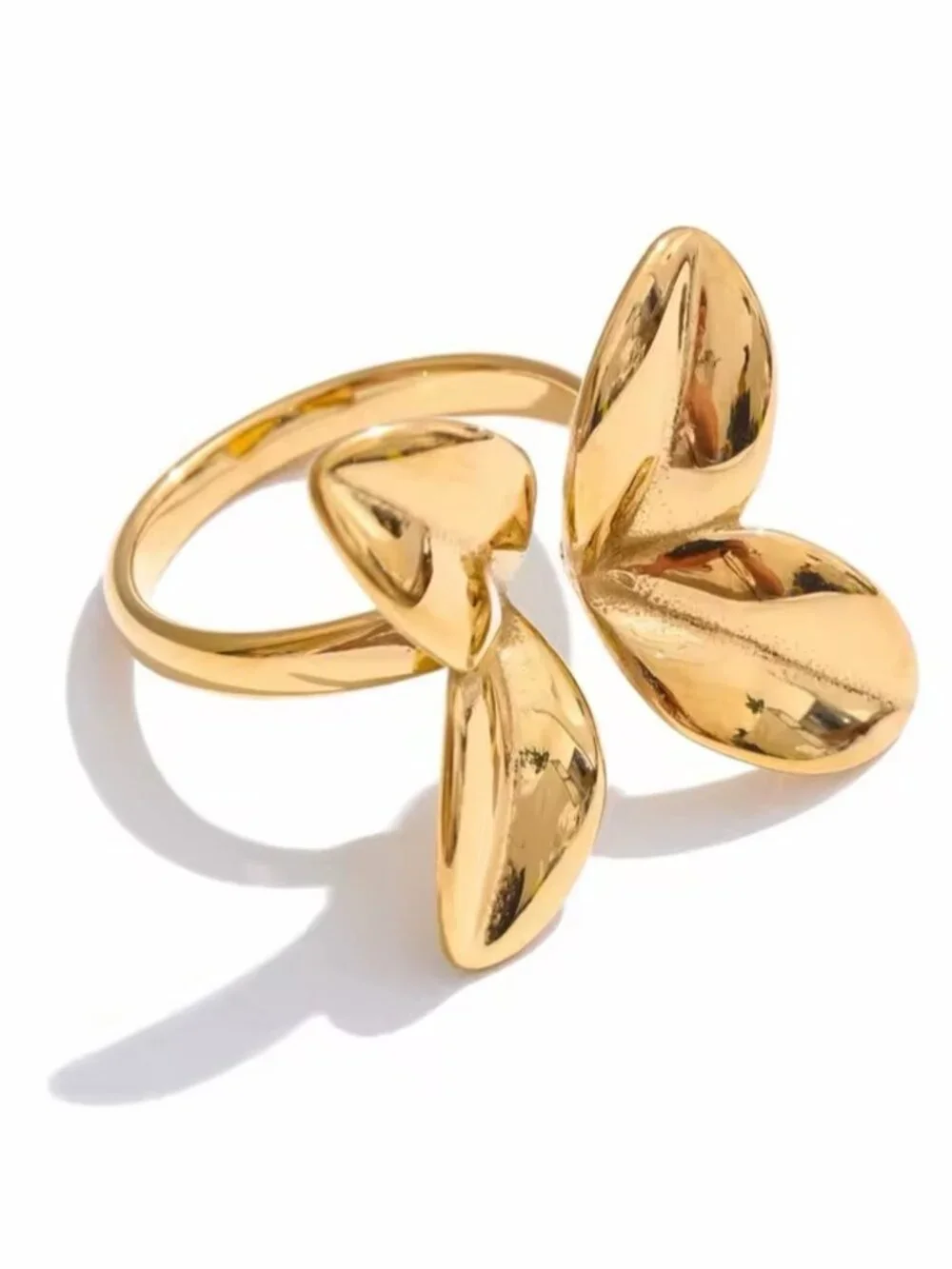 Polished Gold color Leaf Motif Ring